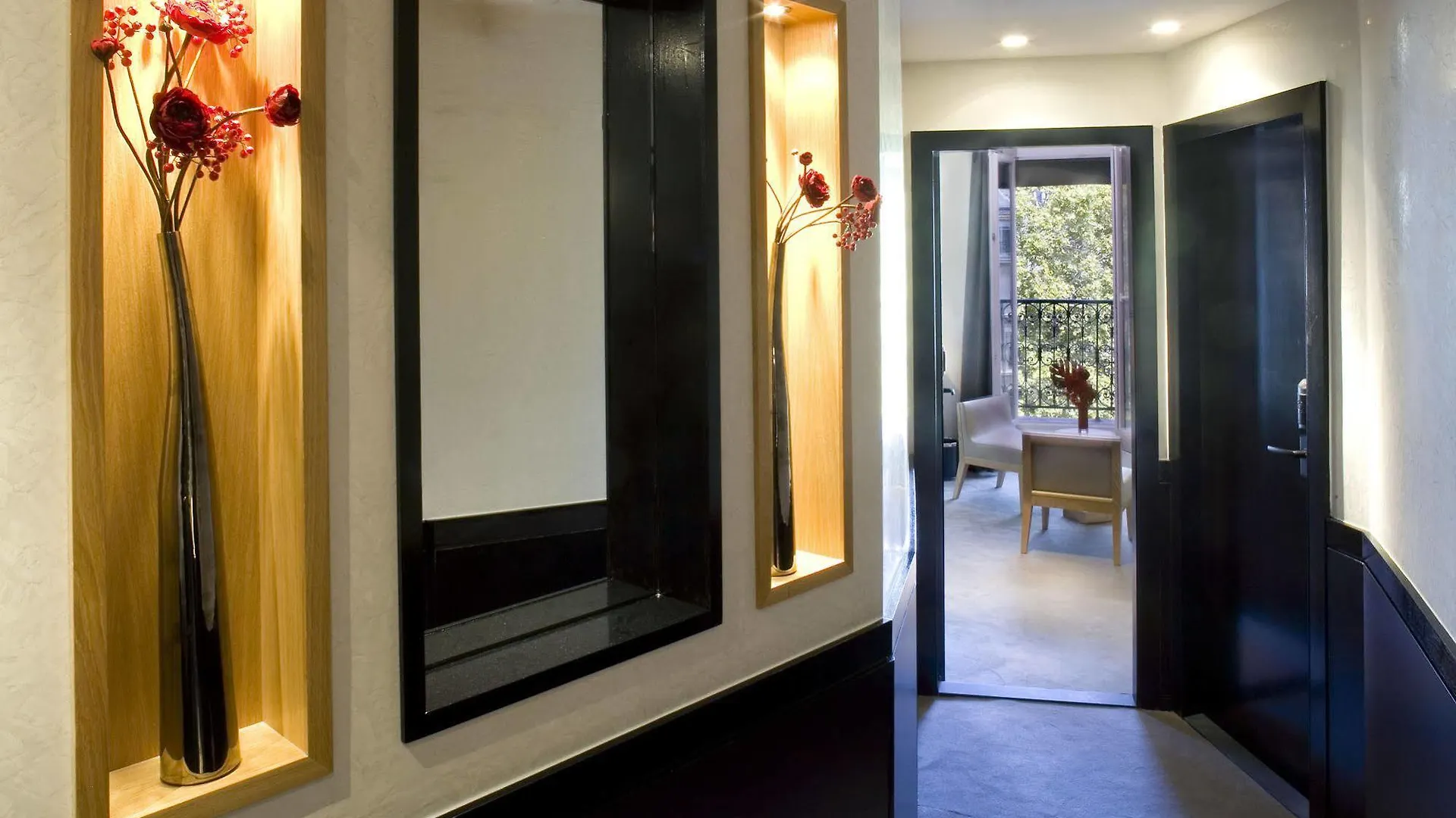 *** Hotel Marceau Champs-Elysees Paris França